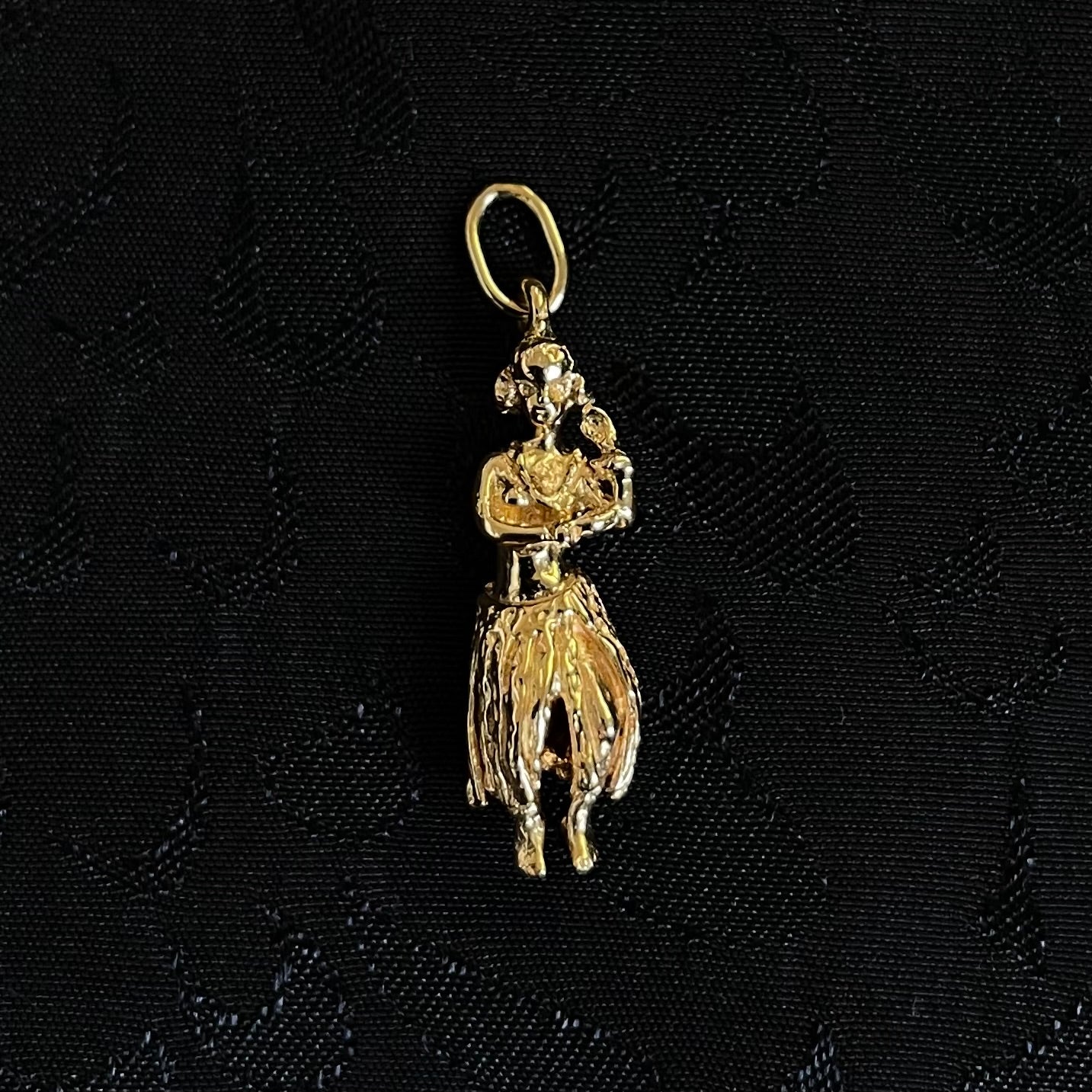 1960's Solid Gold Hawaiian Hula Dancer Charm