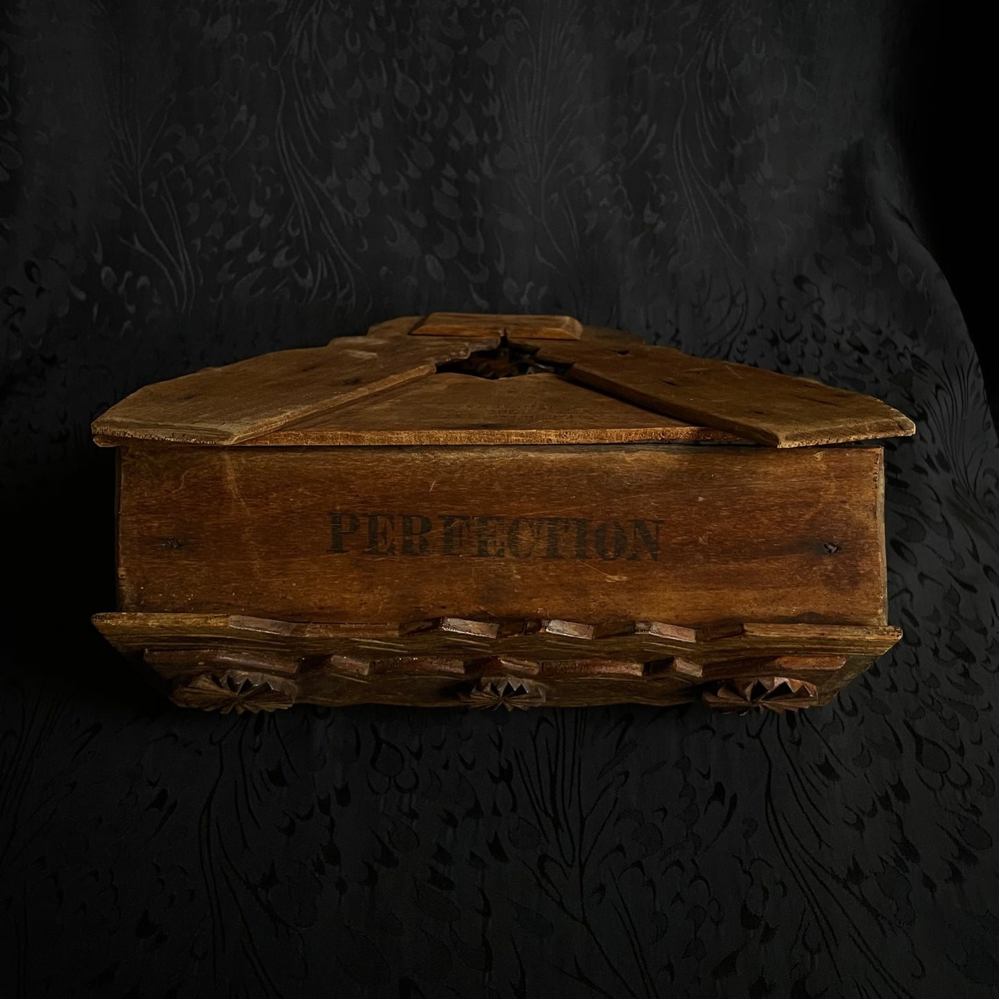 Trap Art Letter Holder